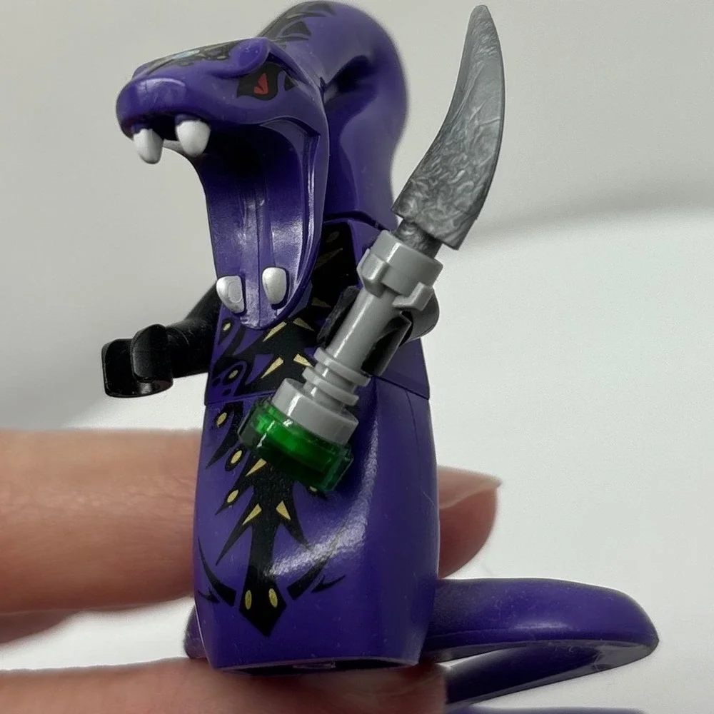 LEGO Ninjago Pythor P Chumsworth Minifigure njo060 Purple Snake Anacondrai Staff